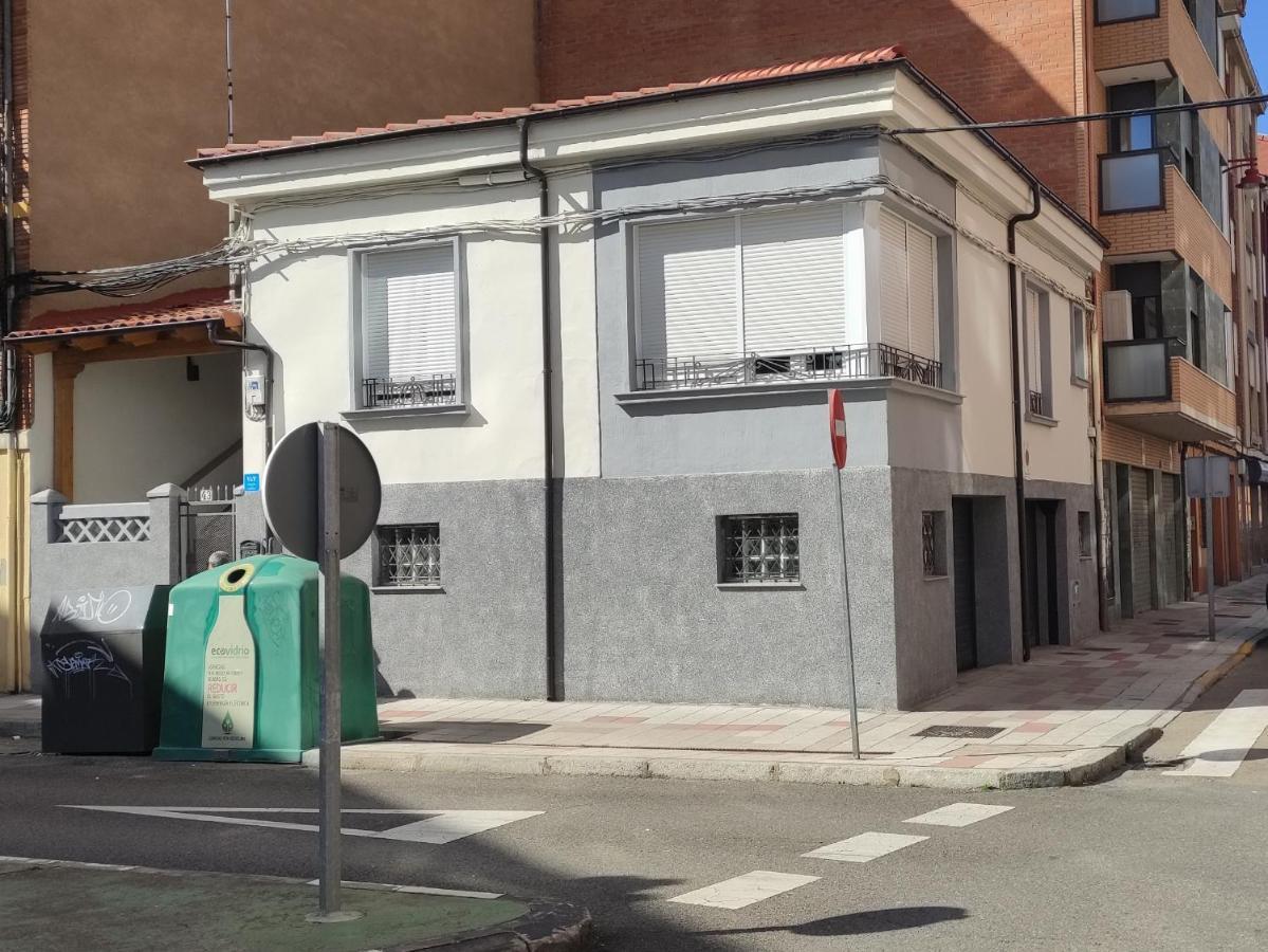 Vila Savala House León Exteriér fotografie